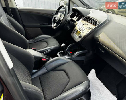 Червоний Сеат Altea, об'ємом двигуна 2 л та пробігом 220 тис. км за 5999 $, фото 13 на Automoto.ua