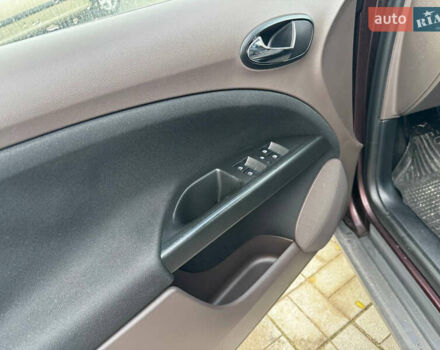 Червоний Сеат Altea, об'ємом двигуна 2 л та пробігом 220 тис. км за 5999 $, фото 8 на Automoto.ua