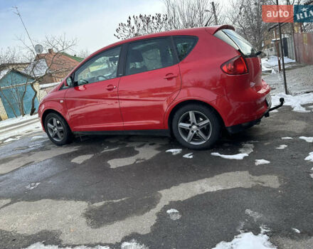 Червоний Сеат Altea, об'ємом двигуна 1.6 л та пробігом 180 тис. км за 10000 $, фото 1 на Automoto.ua
