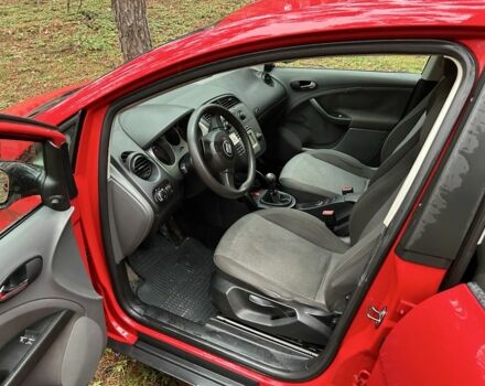 Красный Сеат Алтеа, объемом двигателя 1.6 л и пробегом 295 тыс. км за 3950 $, фото 3 на Automoto.ua