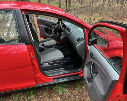 Красный Сеат Алтеа, объемом двигателя 1.6 л и пробегом 295 тыс. км за 3950 $, фото 4 на Automoto.ua