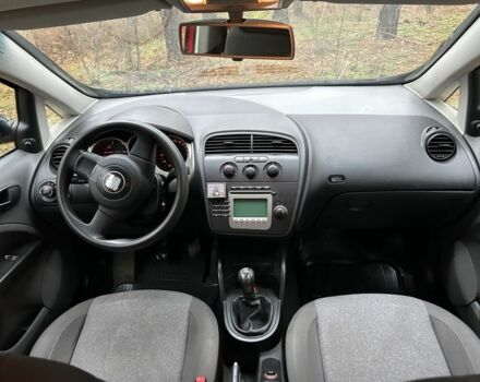 Красный Сеат Алтеа, объемом двигателя 1.6 л и пробегом 295 тыс. км за 3950 $, фото 1 на Automoto.ua