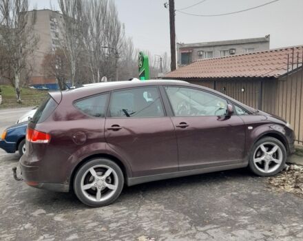 Красный Сеат Алтеа, объемом двигателя 2 л и пробегом 257 тыс. км за 6000 $, фото 1 на Automoto.ua