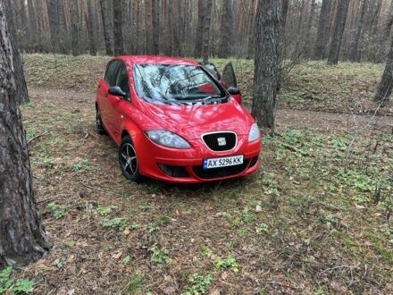 Красный Сеат Алтеа, объемом двигателя 1.6 л и пробегом 295 тыс. км за 3950 $, фото 1 на Automoto.ua
