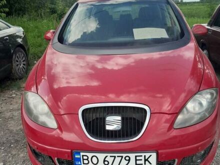 Сеат Altea 2004 у Борщеве на Automoto.ua Червоний Сеат Altea, об'ємом двигуна 1.6 л та пробігом 241 тис. км за 4800 $, фото 1 на Automoto.ua