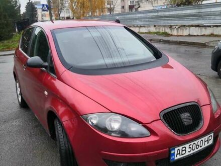 Сеат Алтеа 2006 в Мурованых Куриловцах на Automoto.ua Красный Сеат Алтеа, объемом двигателя 1.97 л и пробегом 360 тыс. км за 5950 $, фото 1 на Automoto.ua