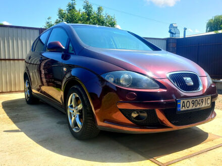 Красный Сеат Алтеа, объемом двигателя 2 л и пробегом 217 тыс. км за 5999 $, фото 1 на Automoto.ua