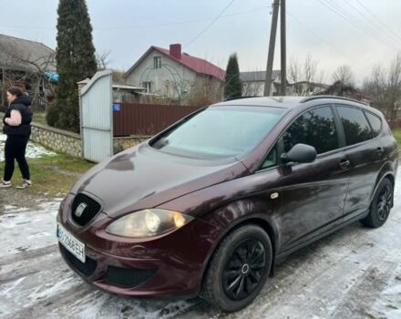 Червоний Сеат Altea, об'ємом двигуна 1.6 л та пробігом 220 тис. км за 3846 $, фото 1 на Automoto.ua