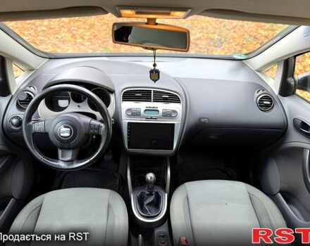 Сеат Altea 2004 у Кропивницькому (Кіровограді) на Automoto.ua Сірий Сеат Altea, об'ємом двигуна 2 л та пробігом 256 тис. км за 5999 $, фото 6 на Automoto.ua