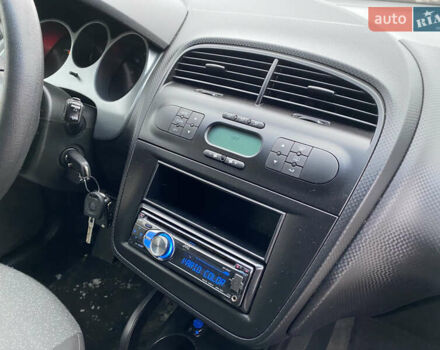 Серый Сеат Алтеа, объемом двигателя 1.6 л и пробегом 240 тыс. км за 5500 $, фото 12 на Automoto.ua