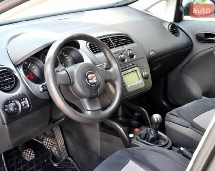 Сірий Сеат Altea, об'ємом двигуна 1.6 л та пробігом 215 тис. км за 4999 $, фото 16 на Automoto.ua