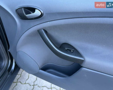 Сірий Сеат Altea, об'ємом двигуна 1.4 л та пробігом 179 тис. км за 5999 $, фото 79 на Automoto.ua