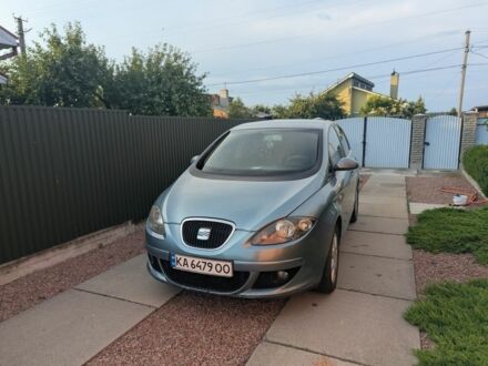 Сірий Сеат Altea, об'ємом двигуна 2 л та пробігом 282 тис. км за 4850 $, фото 1 на Automoto.ua