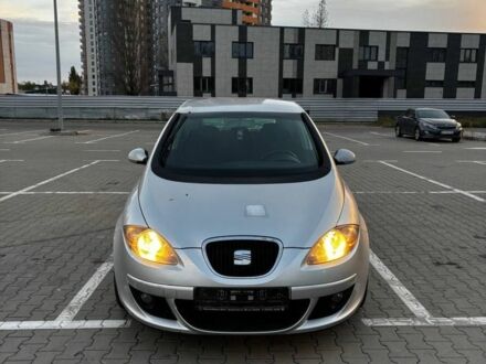 Сірий Сеат Altea, об'ємом двигуна 2 л та пробігом 400 тис. км за 3300 $, фото 1 на Automoto.ua
