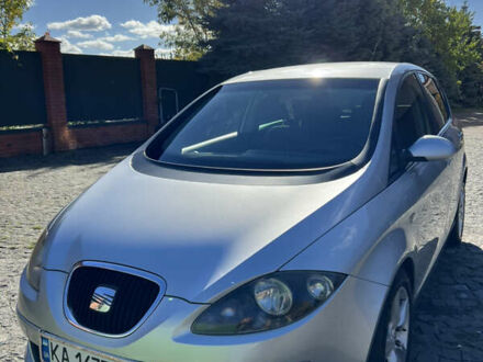 Сеат Алтеа 2006 в Киеве на Automoto.ua Серый Сеат Алтеа, объемом двигателя 2 л и пробегом 321 тыс. км за 6000 $, фото 1 на Automoto.ua