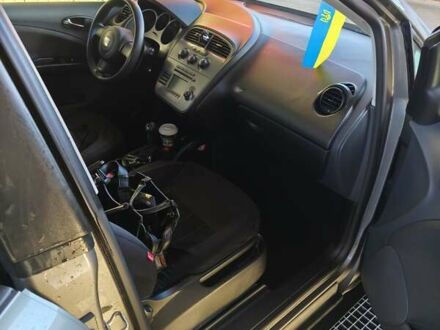 Сеат Altea 2007 у Києві на Automoto.ua Сірий Сеат Altea, об'ємом двигуна 1.6 л та пробігом 154 тис. км за 5232 $, фото 1 на Automoto.ua
