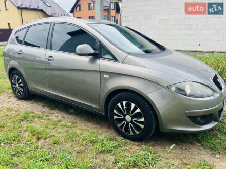 Серый Сеат Алтеа, объемом двигателя 2 л и пробегом 257 тыс. км за 5000 $, фото 1 на Automoto.ua