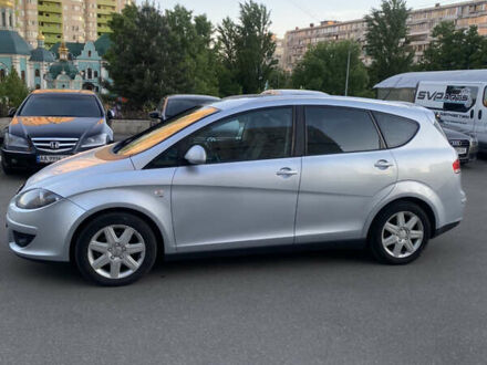 Сірий Сеат Altea, об'ємом двигуна 1.98 л та пробігом 250 тис. км за 5500 $, фото 1 на Automoto.ua