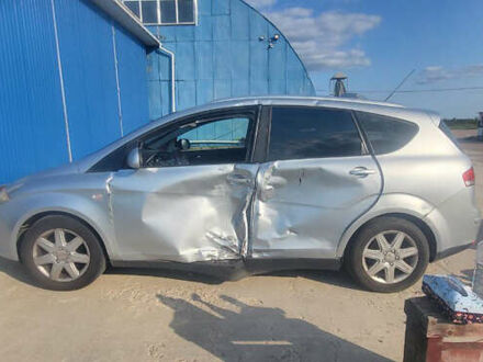 Серый Сеат Алтеа, объемом двигателя 2 л и пробегом 209 тыс. км за 3200 $, фото 1 на Automoto.ua