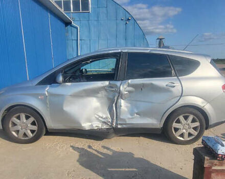 Сірий Сеат Altea, об'ємом двигуна 2 л та пробігом 209 тис. км за 3200 $, фото 1 на Automoto.ua