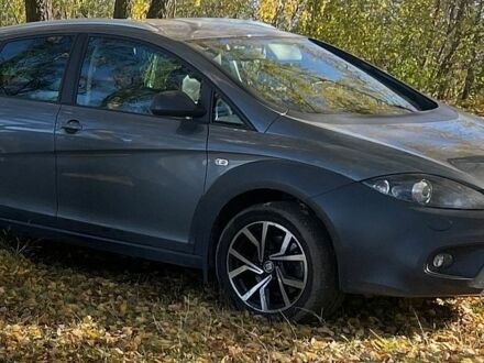 Сірий Сеат Altea, об'ємом двигуна 2 л та пробігом 65 тис. км за 13000 $, фото 1 на Automoto.ua