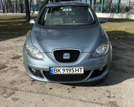 Синий Сеат Алтеа, объемом двигателя 2 л и пробегом 278 тыс. км за 5000 $, фото 1 на Automoto.ua