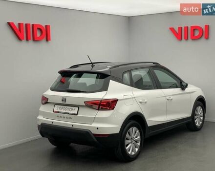 Білий Сеат Arona, об'ємом двигуна 1 л та пробігом 58 тис. км за 16786 $, фото 2 на Automoto.ua
