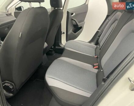 Білий Сеат Arona, об'ємом двигуна 1 л та пробігом 58 тис. км за 16786 $, фото 9 на Automoto.ua