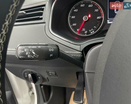 Білий Сеат Arona, об'ємом двигуна 1 л та пробігом 58 тис. км за 16786 $, фото 10 на Automoto.ua