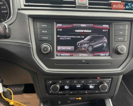 Білий Сеат Arona, об'ємом двигуна 1 л та пробігом 58 тис. км за 16786 $, фото 12 на Automoto.ua