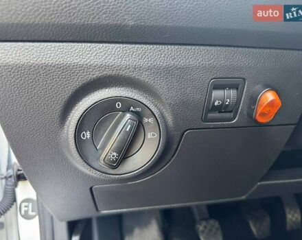 Білий Сеат Arona, об'ємом двигуна 1 л та пробігом 190 тис. км за 9900 $, фото 14 на Automoto.ua