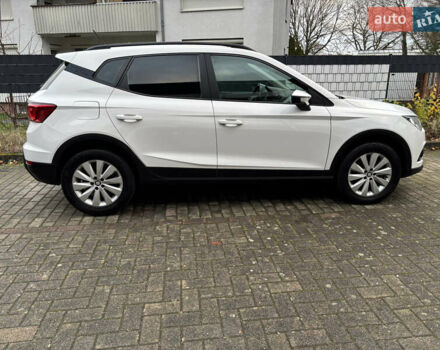 Белый Сеат Arona, объемом двигателя 1 л и пробегом 143 тыс. км за 12974 $, фото 1 на Automoto.ua