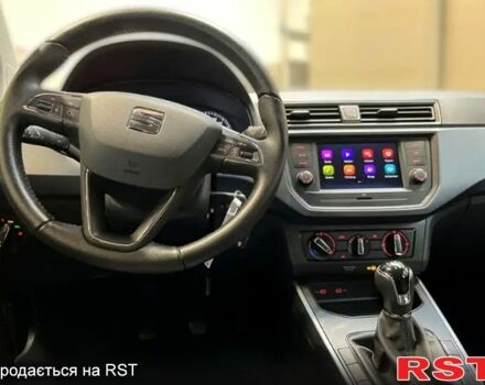 Красный Сеат Arona, объемом двигателя 1 л и пробегом 40 тыс. км за 16040 $, фото 2 на Automoto.ua