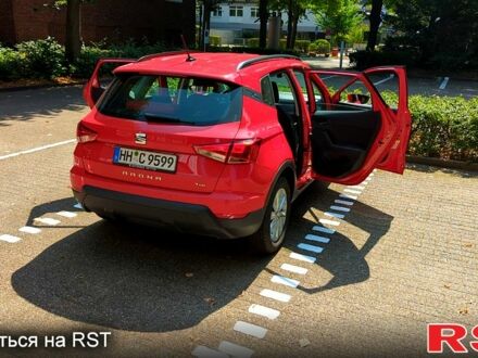 Красный Сеат Arona, объемом двигателя 1 л и пробегом 40 тыс. км за 16040 $, фото 1 на Automoto.ua