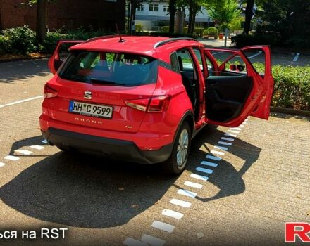 Червоний Сеат Arona, об'ємом двигуна 1 л та пробігом 40 тис. км за 16040 $, фото 1 на Automoto.ua