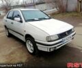 Белый Сеат Кордоба, объемом двигателя 1.6 л и пробегом 300 тыс. км за 1000 $, фото 1 на Automoto.ua