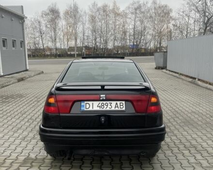 Черный Сеат Кордоба, объемом двигателя 1.6 л и пробегом 350 тыс. км за 1850 $, фото 2 на Automoto.ua