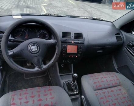 Чорний Сеат Cordoba, об'ємом двигуна 1.4 л та пробігом 123 тис. км за 1400 $, фото 5 на Automoto.ua