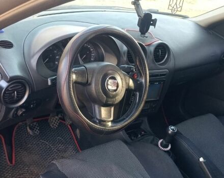 Чорний Сеат Cordoba, об'ємом двигуна 2 л та пробігом 245 тис. км за 3608 $, фото 4 на Automoto.ua