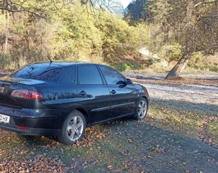 Чорний Сеат Cordoba, об'ємом двигуна 2 л та пробігом 245 тис. км за 3608 $, фото 5 на Automoto.ua