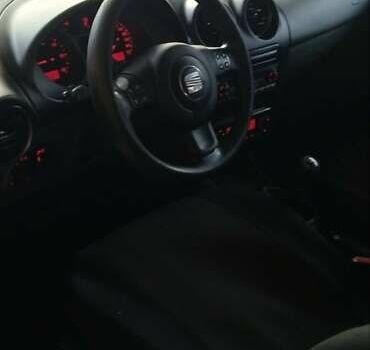 Черный Сеат Кордоба, объемом двигателя 1.4 л и пробегом 245 тыс. км за 4300 $, фото 3 на Automoto.ua