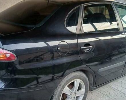 Черный Сеат Кордоба, объемом двигателя 1.4 л и пробегом 245 тыс. км за 4300 $, фото 4 на Automoto.ua