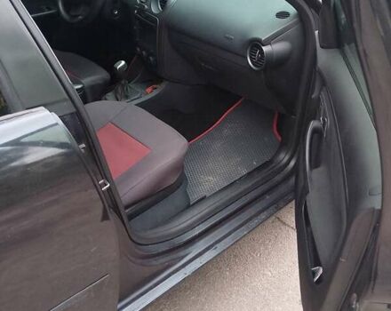 Черный Сеат Кордоба, объемом двигателя 1.98 л и пробегом 400 тыс. км за 3400 $, фото 6 на Automoto.ua