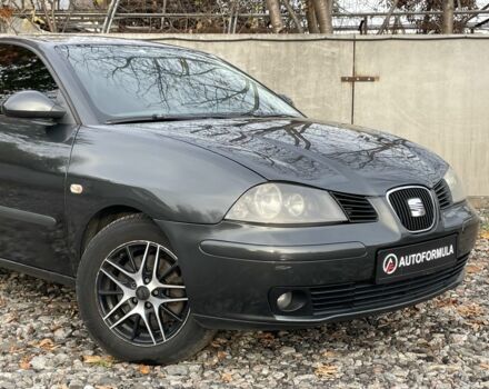 Черный Сеат Кордоба, объемом двигателя 2 л и пробегом 268 тыс. км за 3690 $, фото 1 на Automoto.ua
