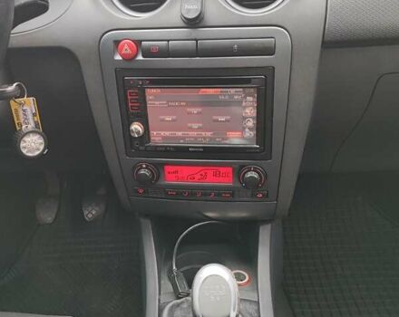 Черный Сеат Кордоба, объемом двигателя 1.98 л и пробегом 253 тыс. км за 4700 $, фото 6 на Automoto.ua