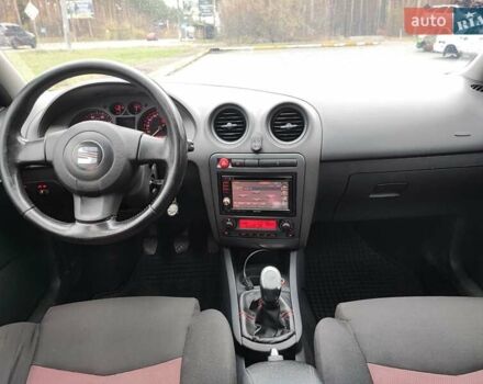 Черный Сеат Кордоба, объемом двигателя 1.98 л и пробегом 253 тыс. км за 4700 $, фото 3 на Automoto.ua