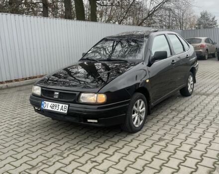 Черный Сеат Кордоба, объемом двигателя 1.6 л и пробегом 350 тыс. км за 1850 $, фото 1 на Automoto.ua