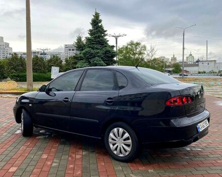Черный Сеат Кордоба, объемом двигателя 2 л и пробегом 330 тыс. км за 3250 $, фото 1 на Automoto.ua