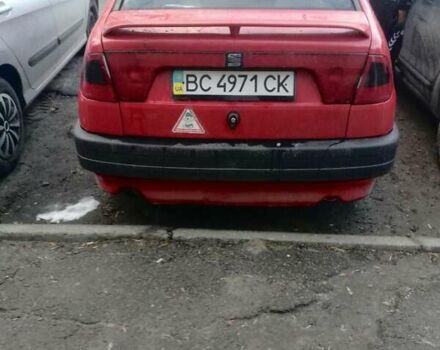 Красный Сеат Кордоба, объемом двигателя 1.4 л и пробегом 295 тыс. км за 2453 $, фото 1 на Automoto.ua