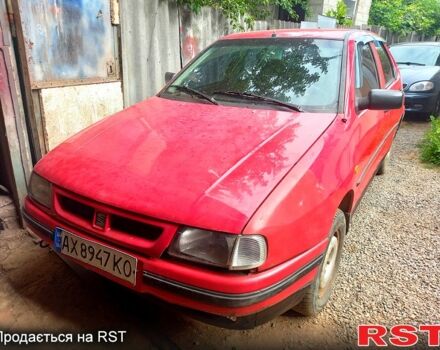 Красный Сеат Кордоба, объемом двигателя 1.6 л и пробегом 123 тыс. км за 1000 $, фото 2 на Automoto.ua